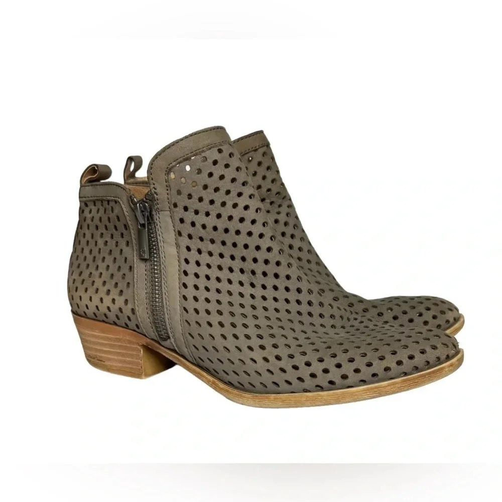 Lucky Brand Basel3 Ankle Boots Size 8 Nubuck Suede Perforated Gray Side Zips - Picture 9 of 10